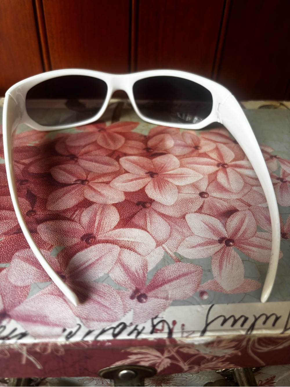 Daisy Fuentes white wrap-around sunglasses vintage Y2K-style - Picture 12 of 12